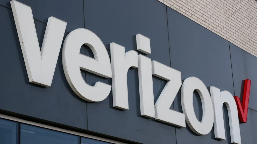 Verizon Horizon logo on the exterior wall of a store building.